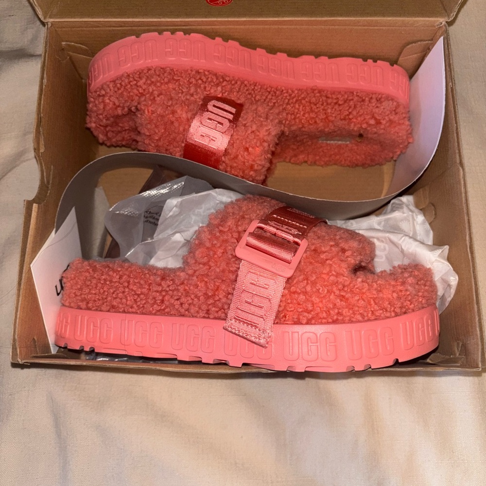 UGG Women's Pink Fluffy Slippers